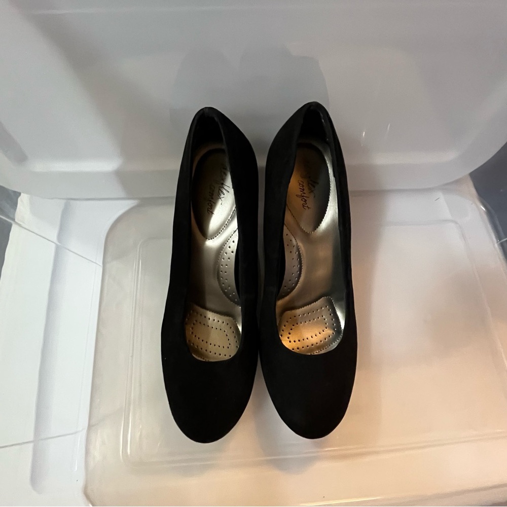Dexflex Comfort Black Suede Wedge Heels 11 Wide Width